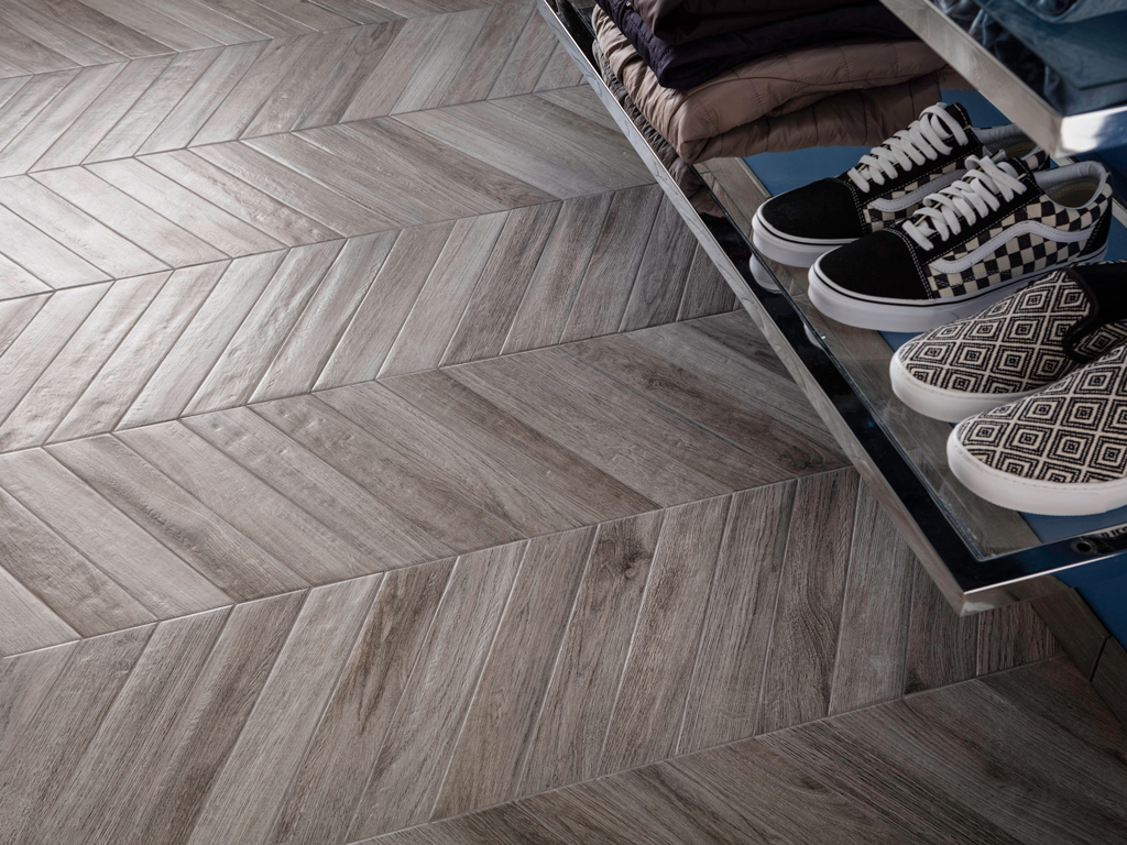 Vintage Grey Wood effect porcelain tiles Ivyspace