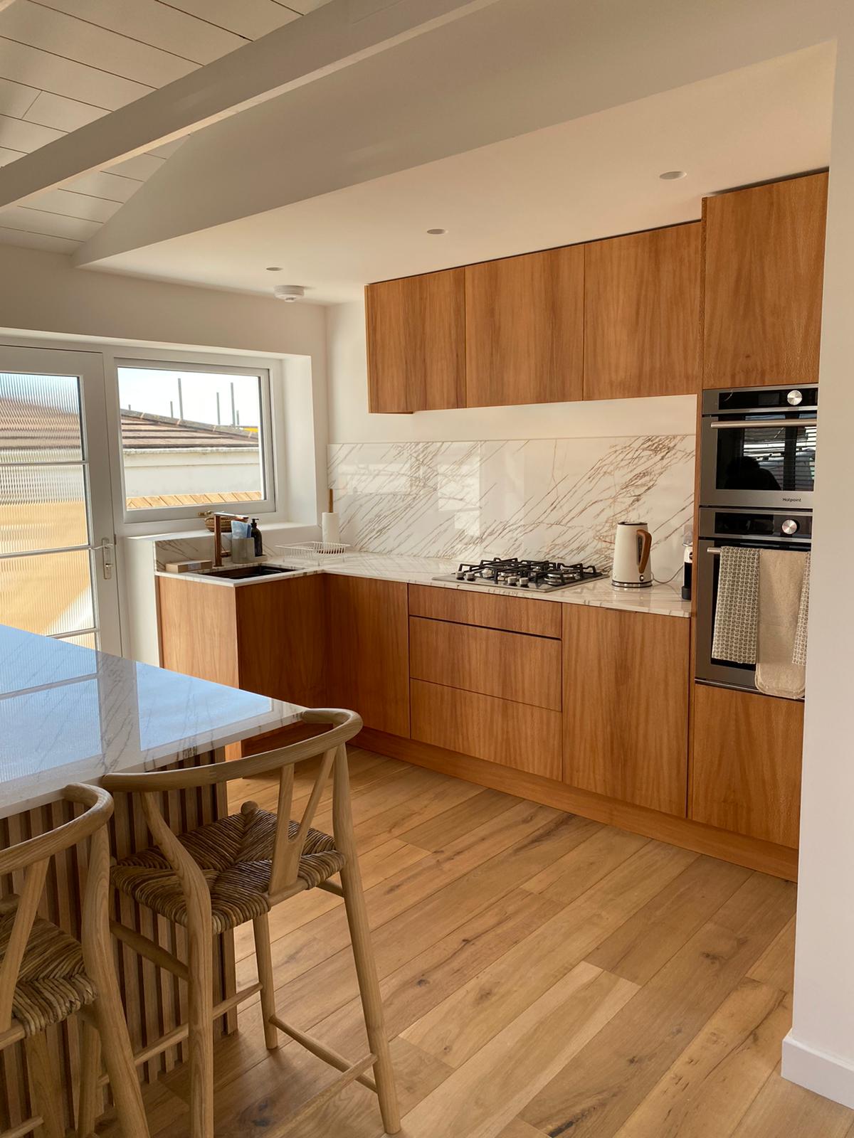 Thassos Golden Raddix White Marble With Bronze Veins Kitchen Splashback IvySpace