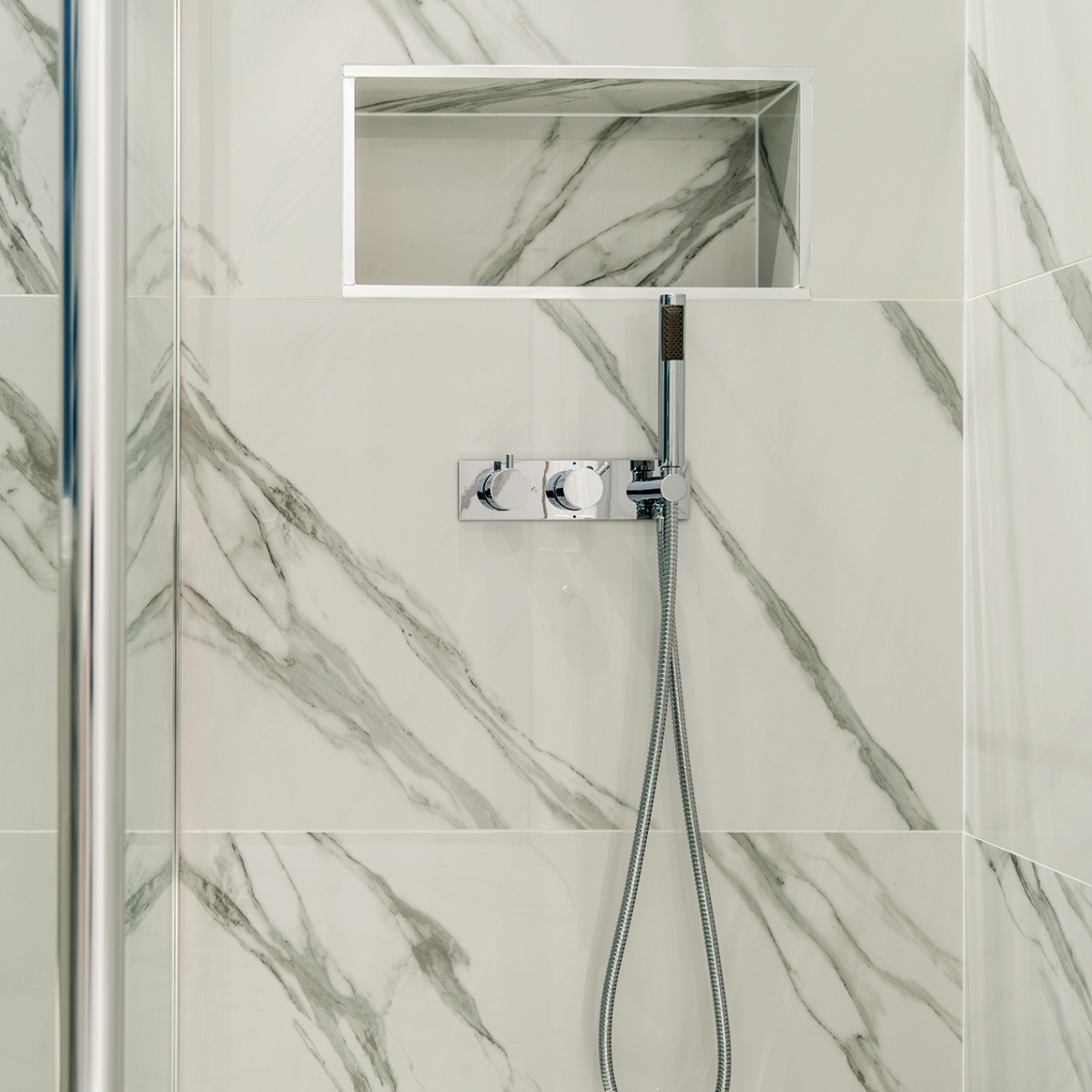 Calacatta Helios White Marble Effect Wall Tiles Bathroom IvySpace